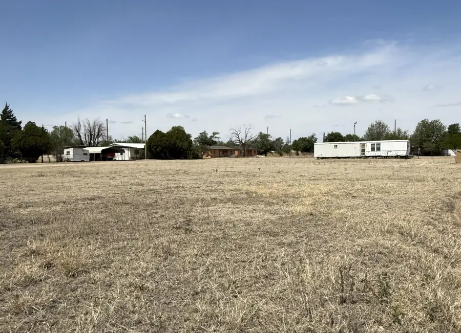 911 S Finley Street, Pampa, TX 79065 - #3
