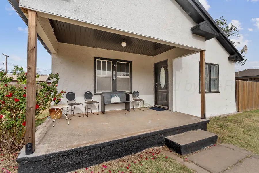 210 Hurley Avenue, Claude, TX 79019 - #3