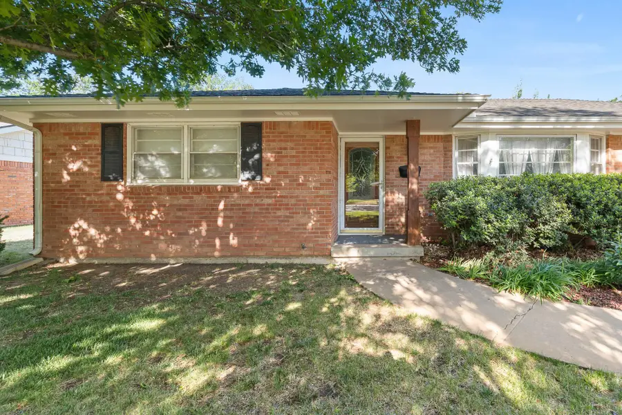 2306 Larry Street, Amarillo, TX 79106-4621 - #2