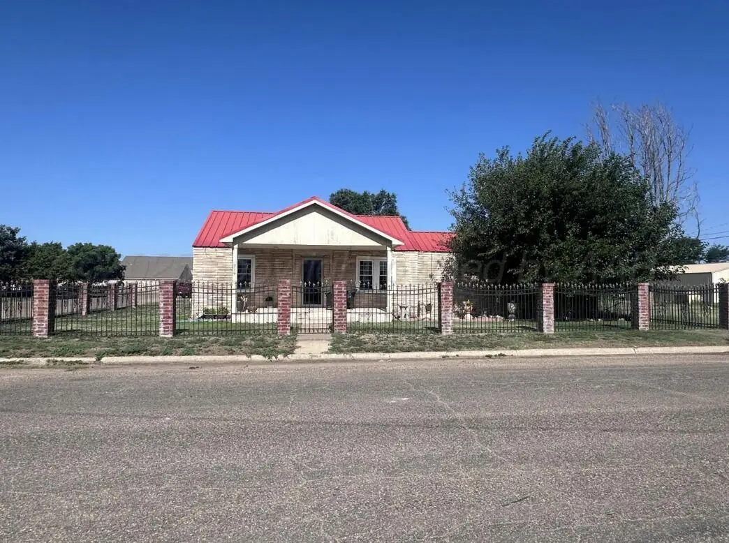 310 Ave L, Sunray, TX 79086 - #1