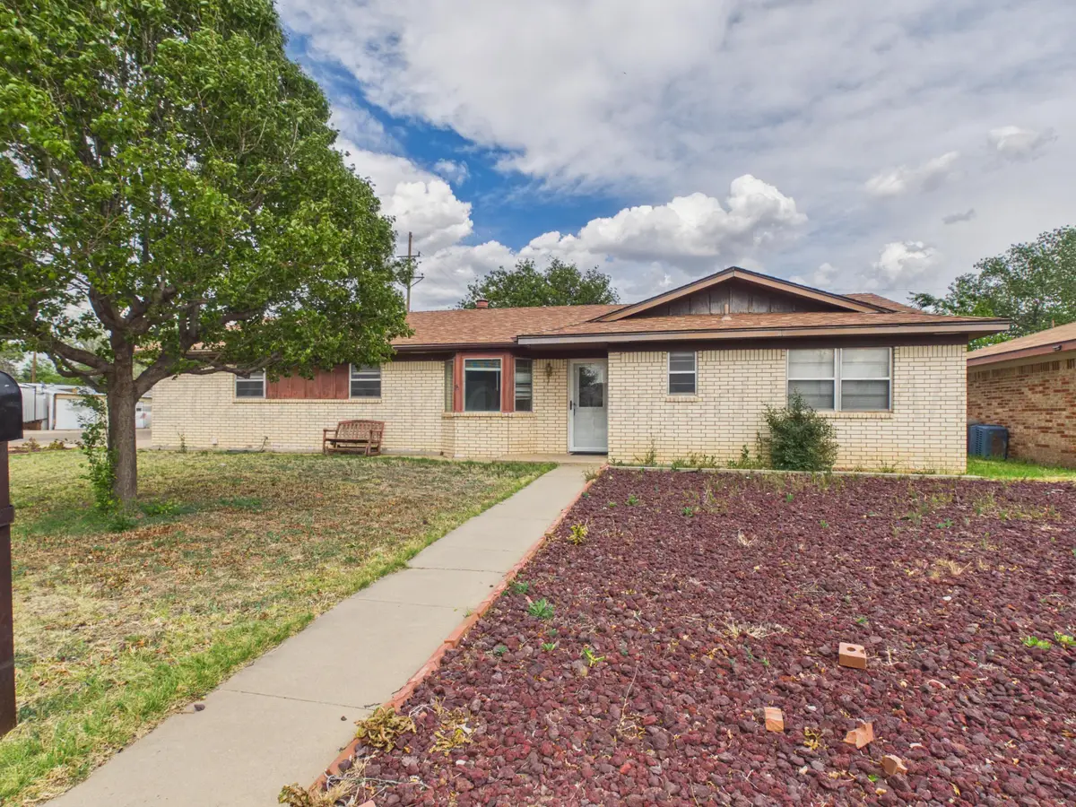 318 Cedar Avenue, Dumas, TX 79029-2802 - #1