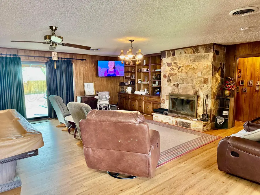 1605 Locust Street, Canadian, TX 79014 - #2