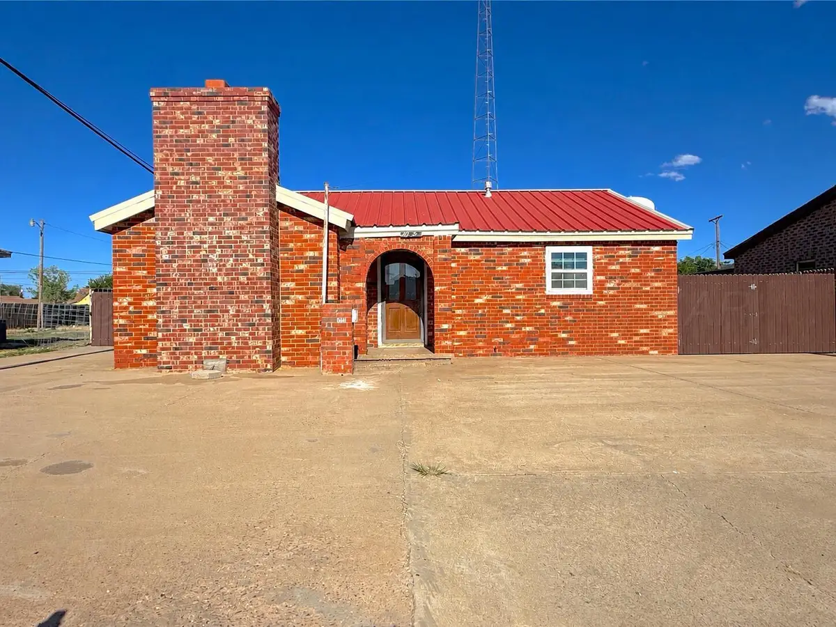 1015 Miller Avenue, Dumas, TX 79029-4708 - #1