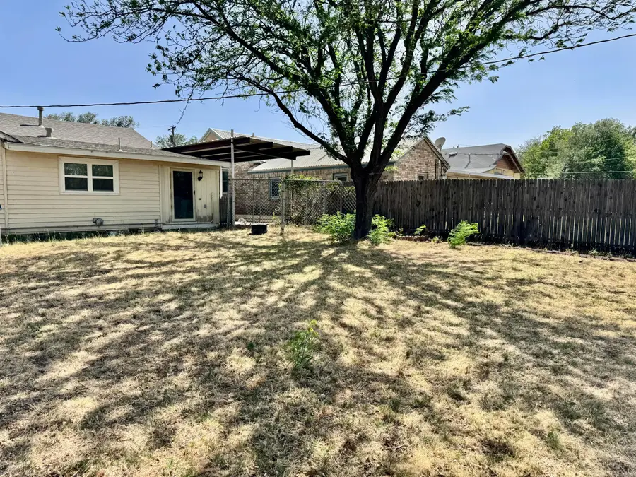 915 Ash Street, Canadian, TX 79014 - #2
