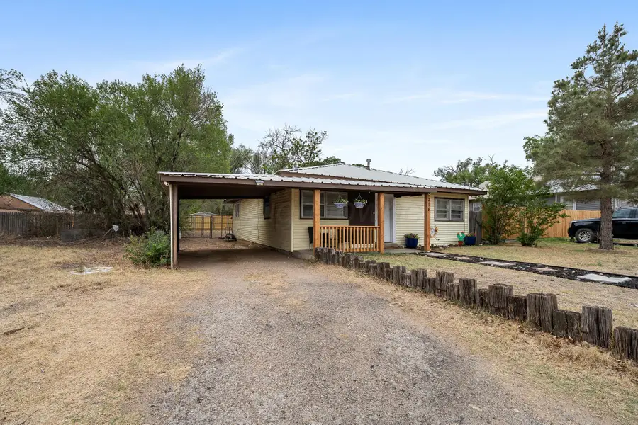 215 S Goodnight Street, Clarendon, TX 79226 - #2