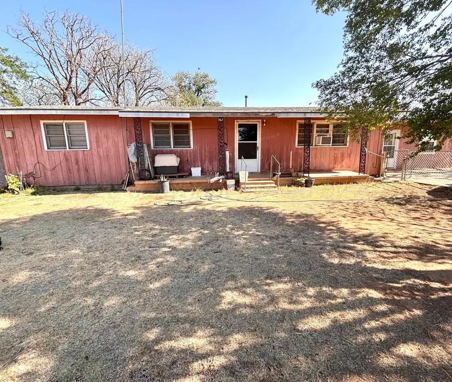 304 SW 4th Street, Dimmitt, TX 79027 - #2