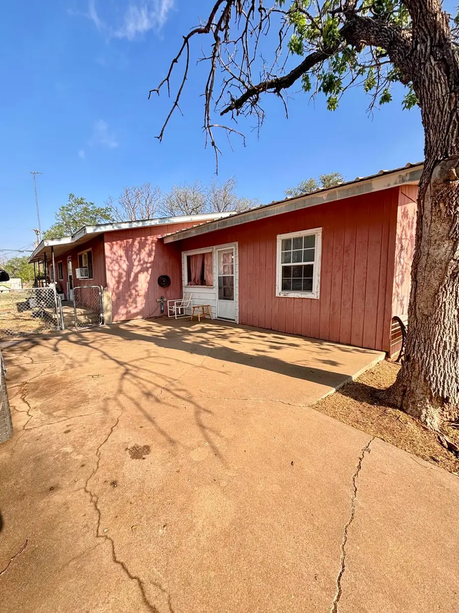 304 SW 4th Street, Dimmitt, TX 79027 - #3