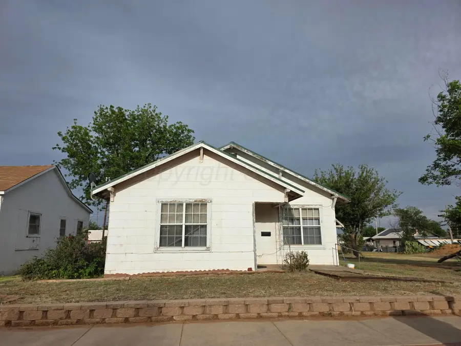 1309 9th Street, Paducah, TX 79248 - #2
