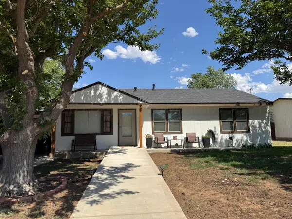 833 Conklin Street, Canadian, TX 79014