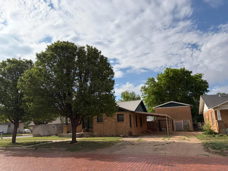 211 9th Street, Wellington, TX 79095 - #2