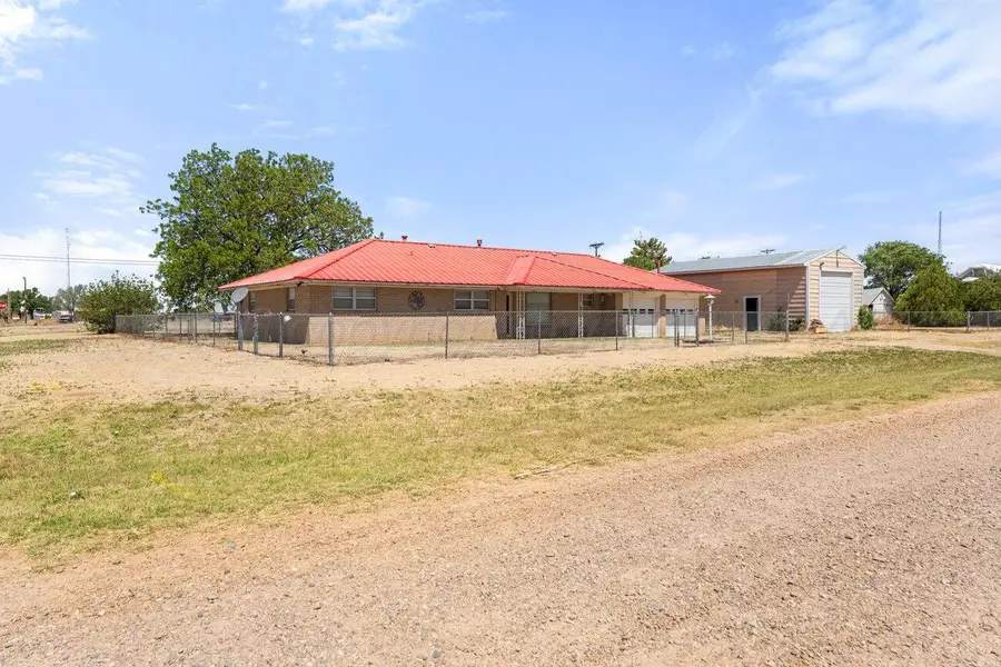 516 Tascosa Avenue, Channing, TX 79018 - #2