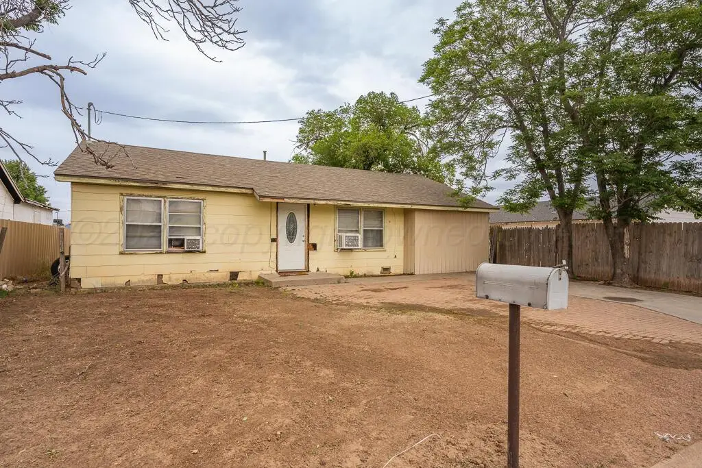 611 Bowie Street, Hereford, TX 79045 - #1