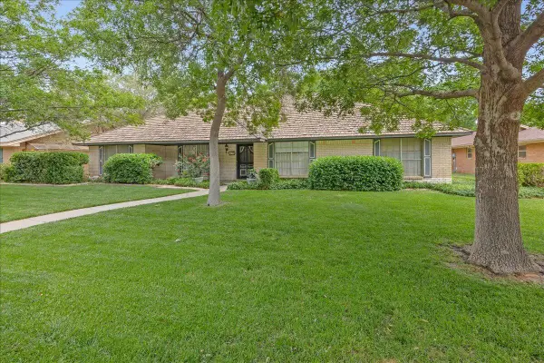 3911 Huntington Drive, Amarillo, TX 79109-4047