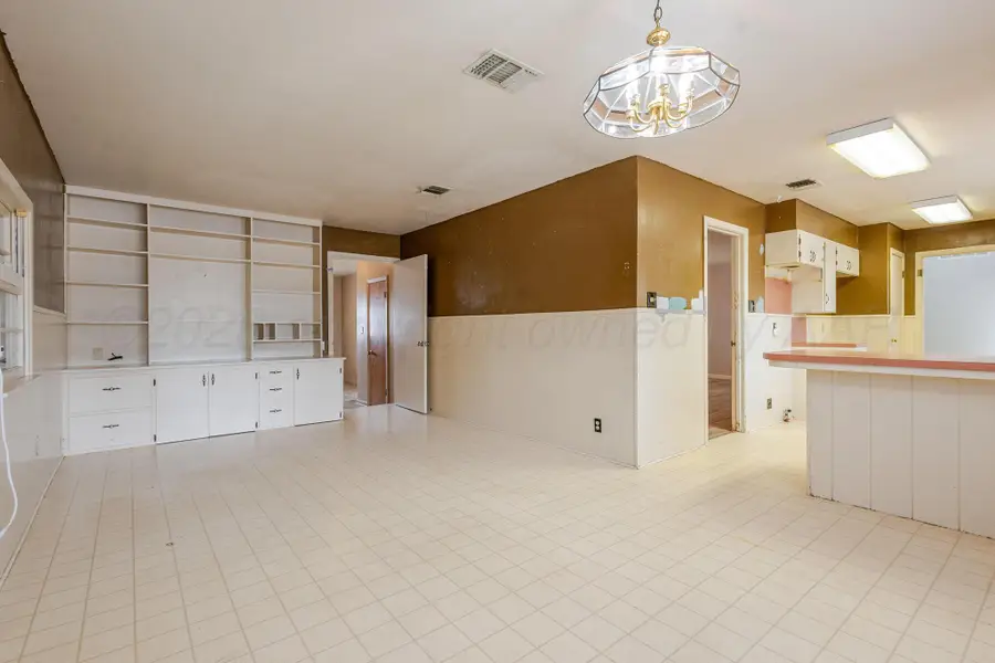615 W Avenue J, Muleshoe, TX 79347 - #3