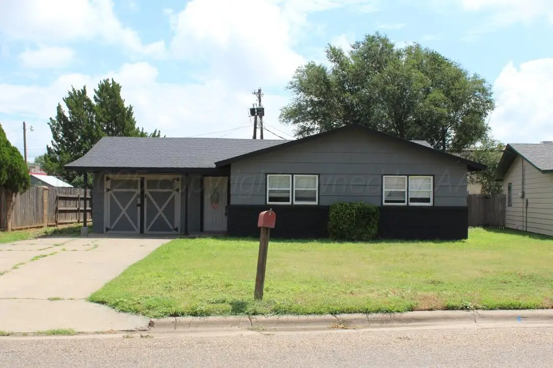 302 Western Avenue, Hereford, TX 79045 - #1