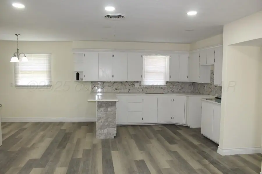 302 Western Avenue, Hereford, TX 79045 - #3