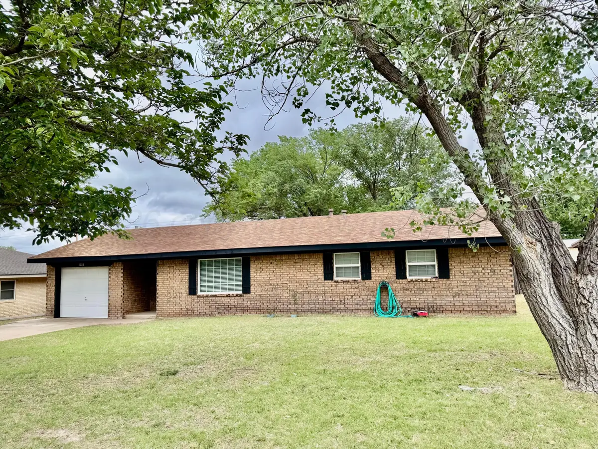 1639 S Willard Avenue, Canadian, TX 79014 - #1