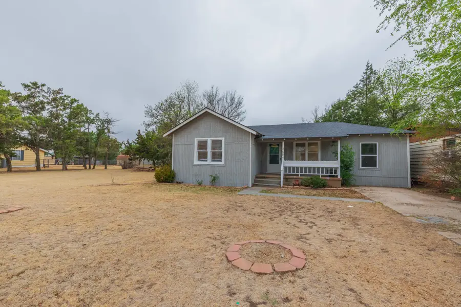 504 High Street, Claude, TX 79019 - #3