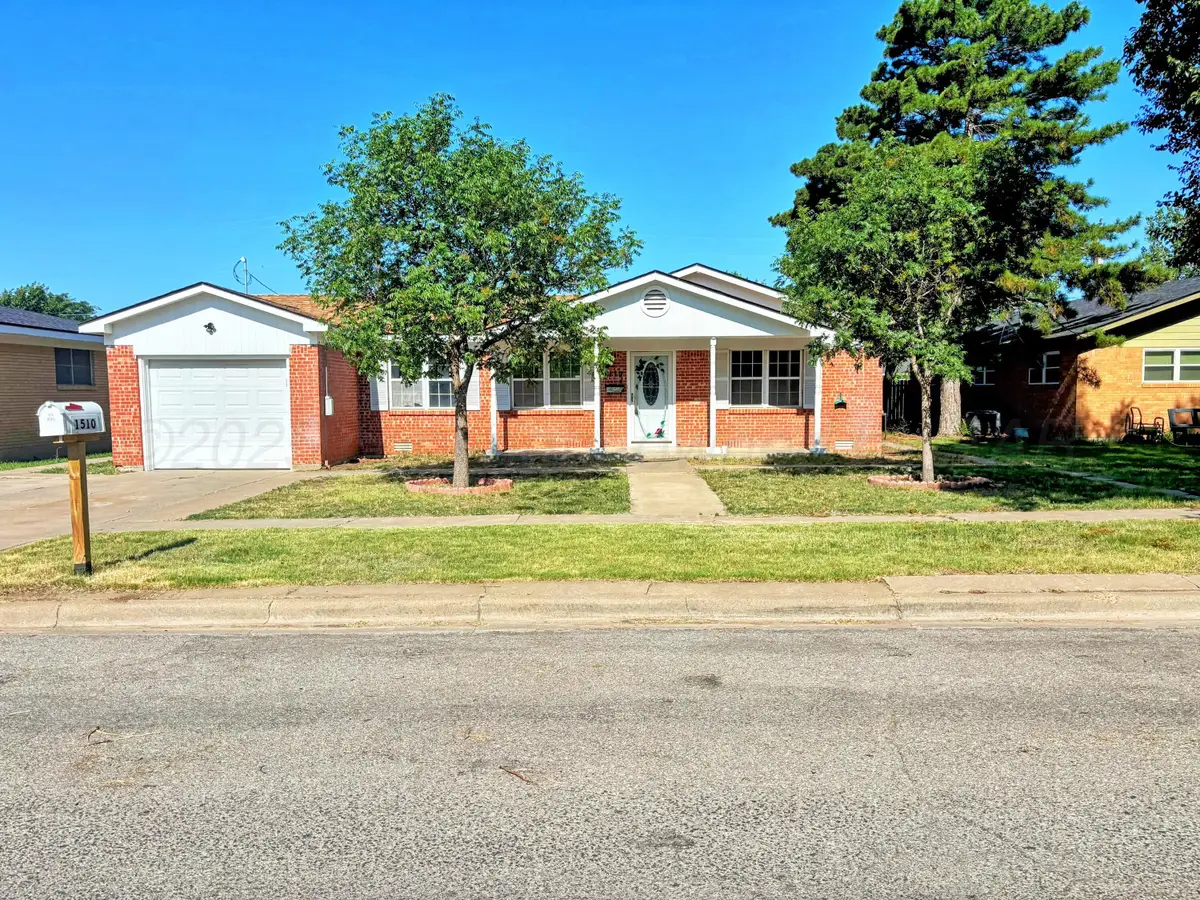 1510 S Indiana Street, Perryton, TX 79070 - #1