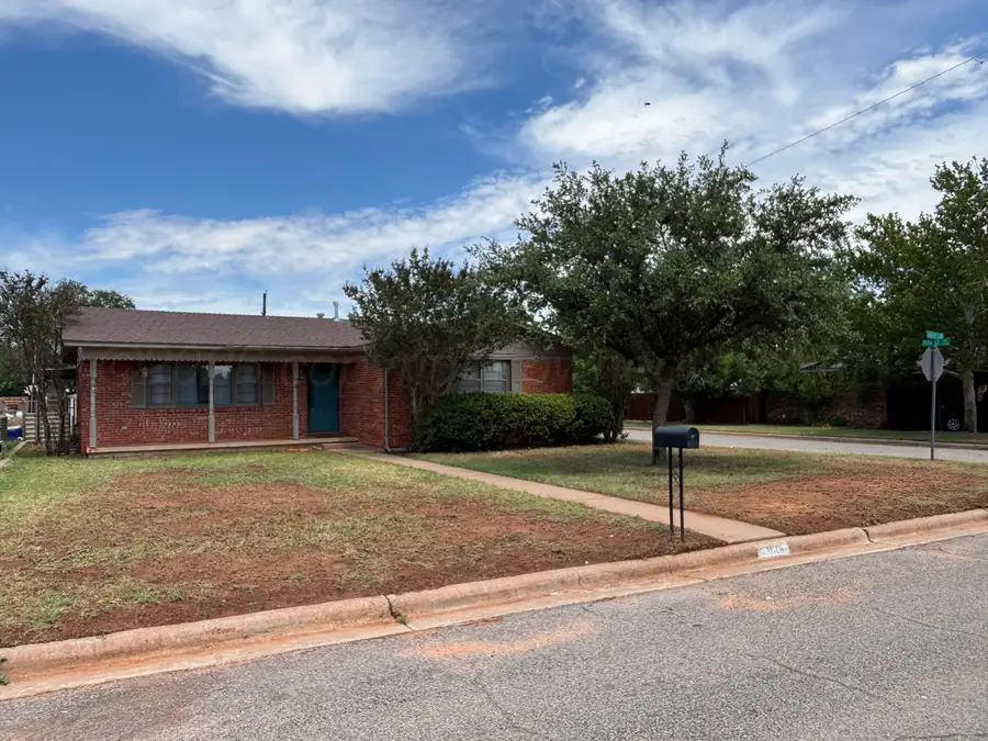 1500 Avenue J Nw, Childress, TX 79201 - #3