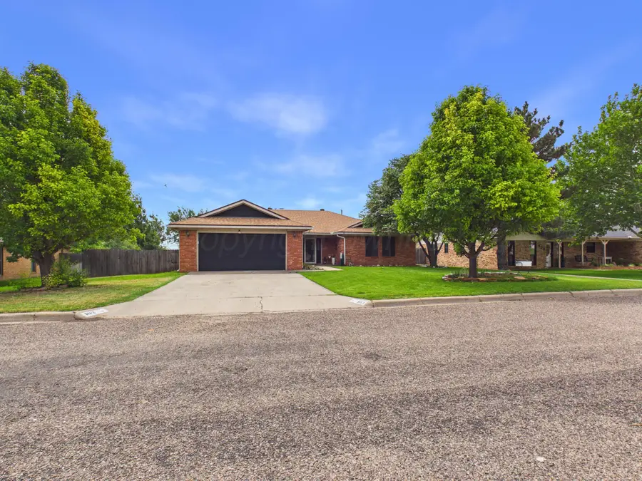 103 Pinehurst Street, Borger, TX 79007 - #2