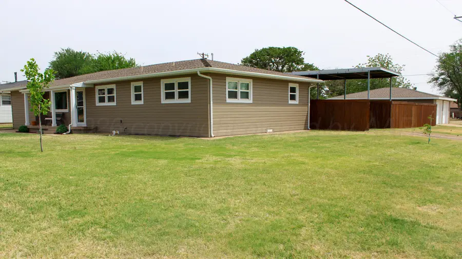 202 Oak Avenue, Panhandle, TX 79068-1723 - #2