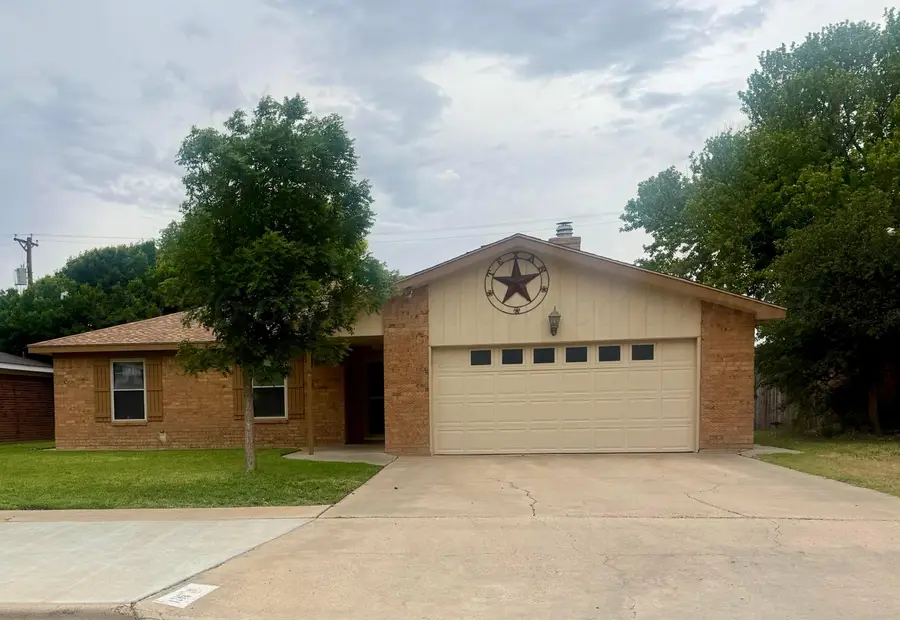 1216 Mills Avenue, Dumas, TX 79029 - #3