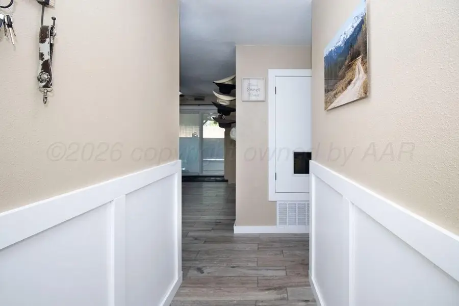 1613 Apache Drive, Dalhart, TX 79022 - #2