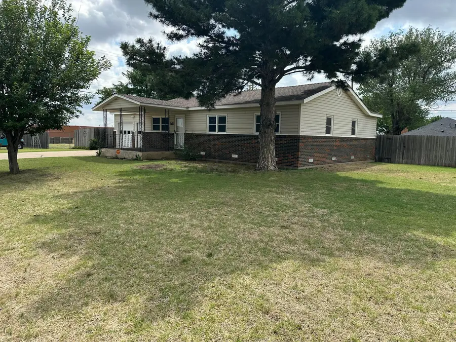 113 Broadmoor Street, Borger, TX 79007 - #2