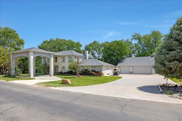 519 S Shore Drive, Amarillo, TX 79118-8010