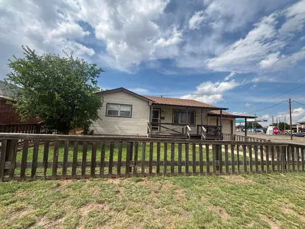 2111 9th Avenue, Canyon, TX 79015-4621
