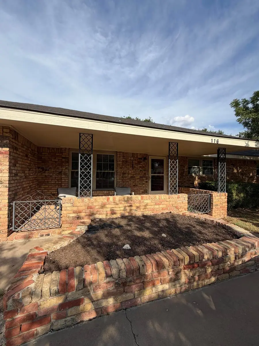 116 S Kingwood Street, Hereford, TX 79045 - #2