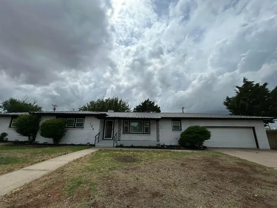 104 Smith Street, Borger, TX 79007 - #2