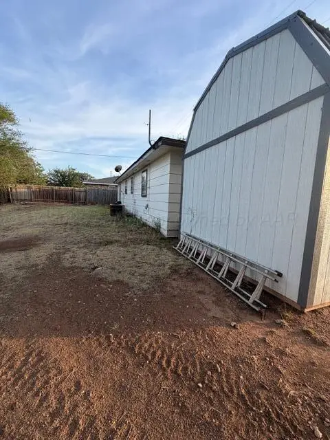 802 N Arizona Street, Shamrock, TX 79079 - #3