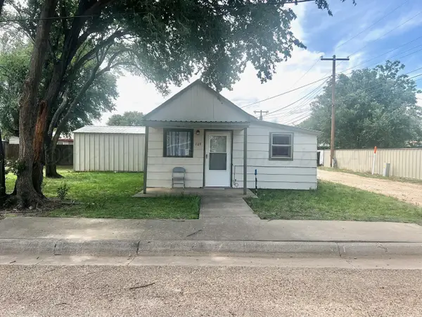 609 S 4th Street, Stratford, TX 79084