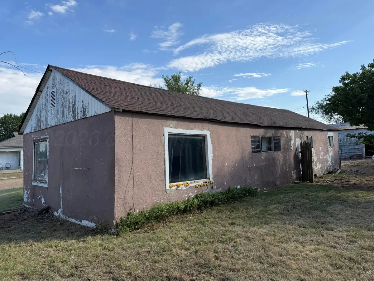 407 W Elm Street, Fritch, TX 79036 - #1
