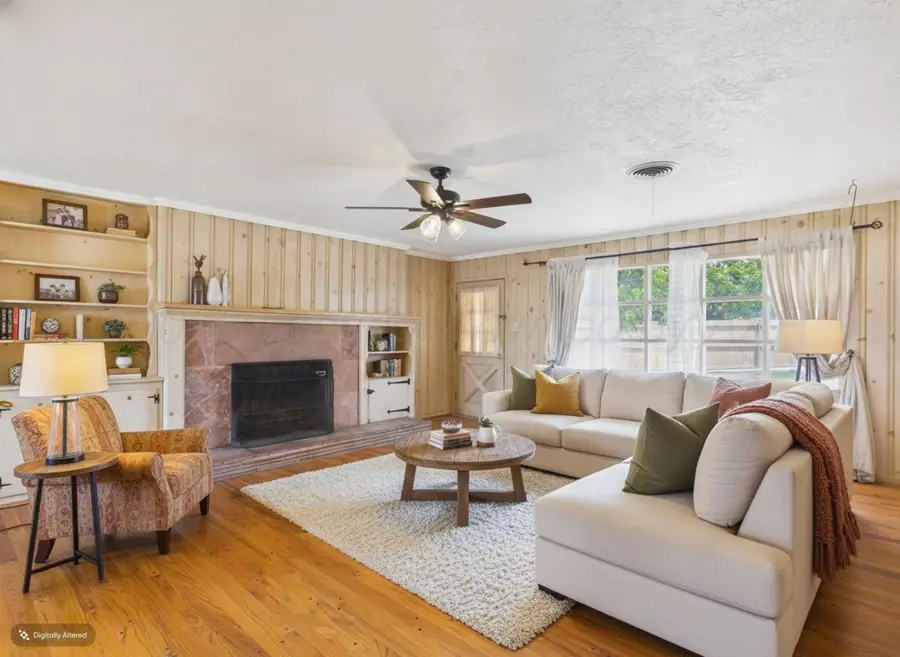 307 E Linda Drive, Pampa, TX 79065-3735 - #2