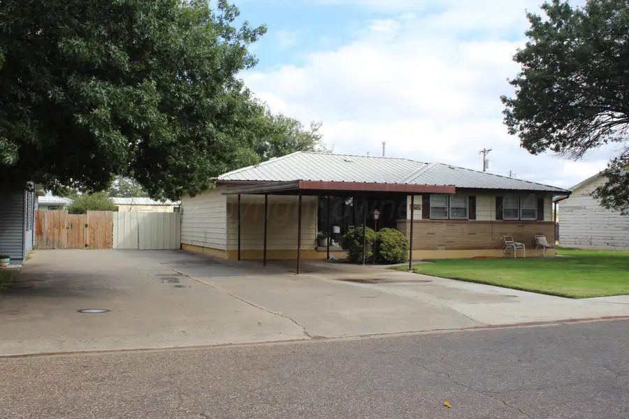606 NW 8th Street, Dimmitt, TX 79027 - #3