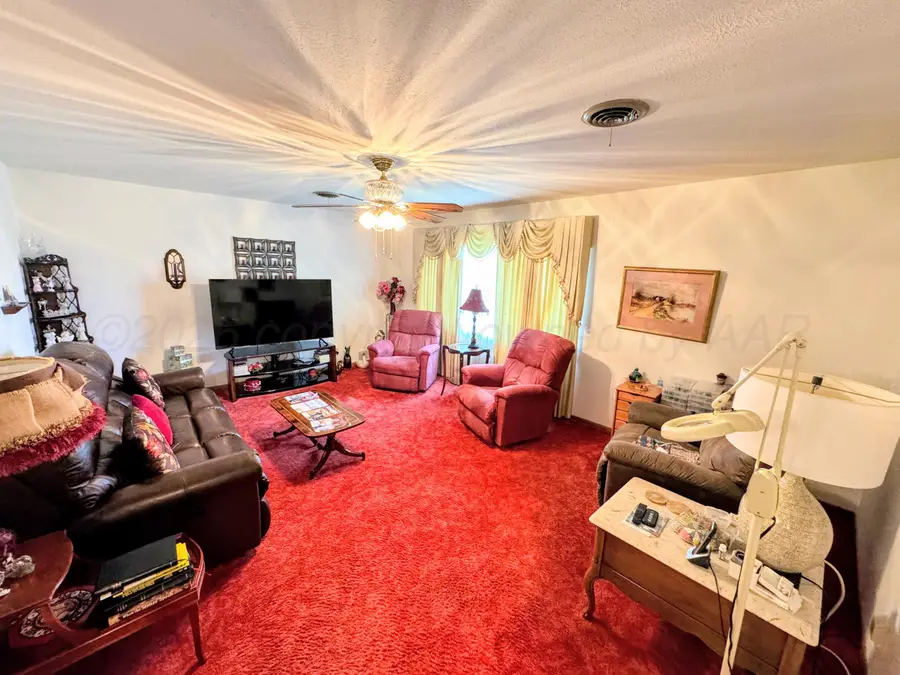 420 S Roland Street, Spearman, TX 79081 - #3