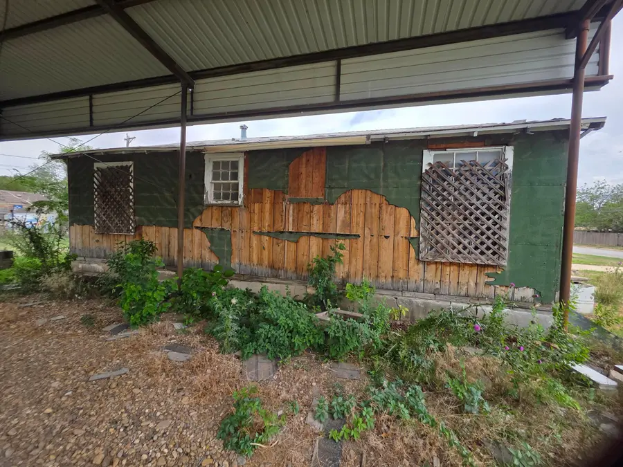 840 E Beryl Street, Pampa, TX 79065 - #2