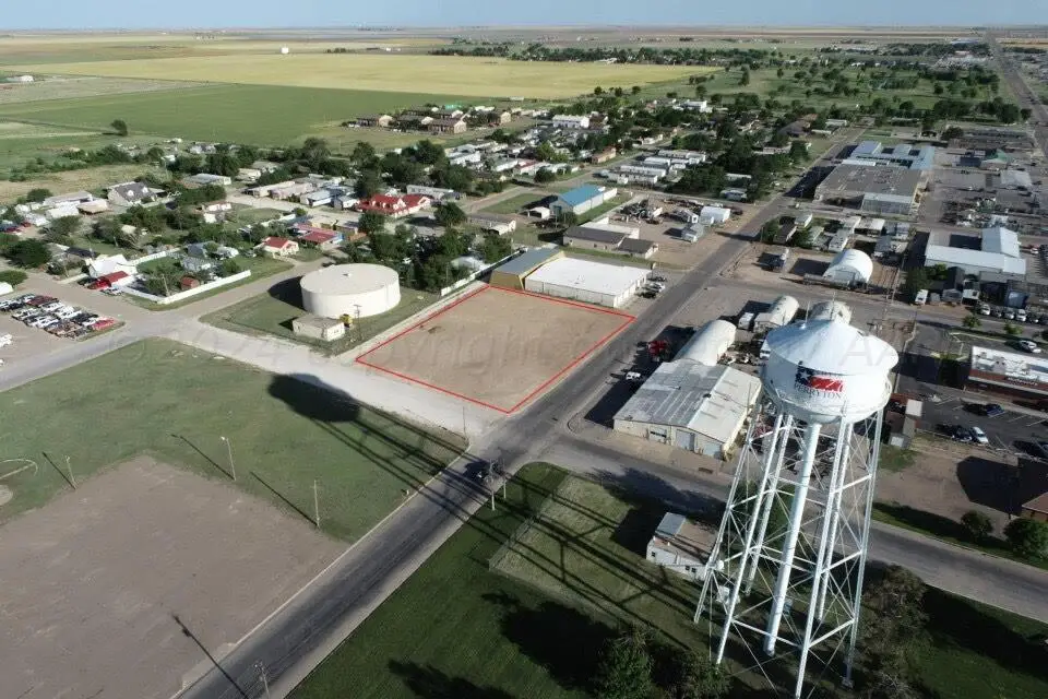 1101 S Ash Street, Perryton, TX 79070 - #1
