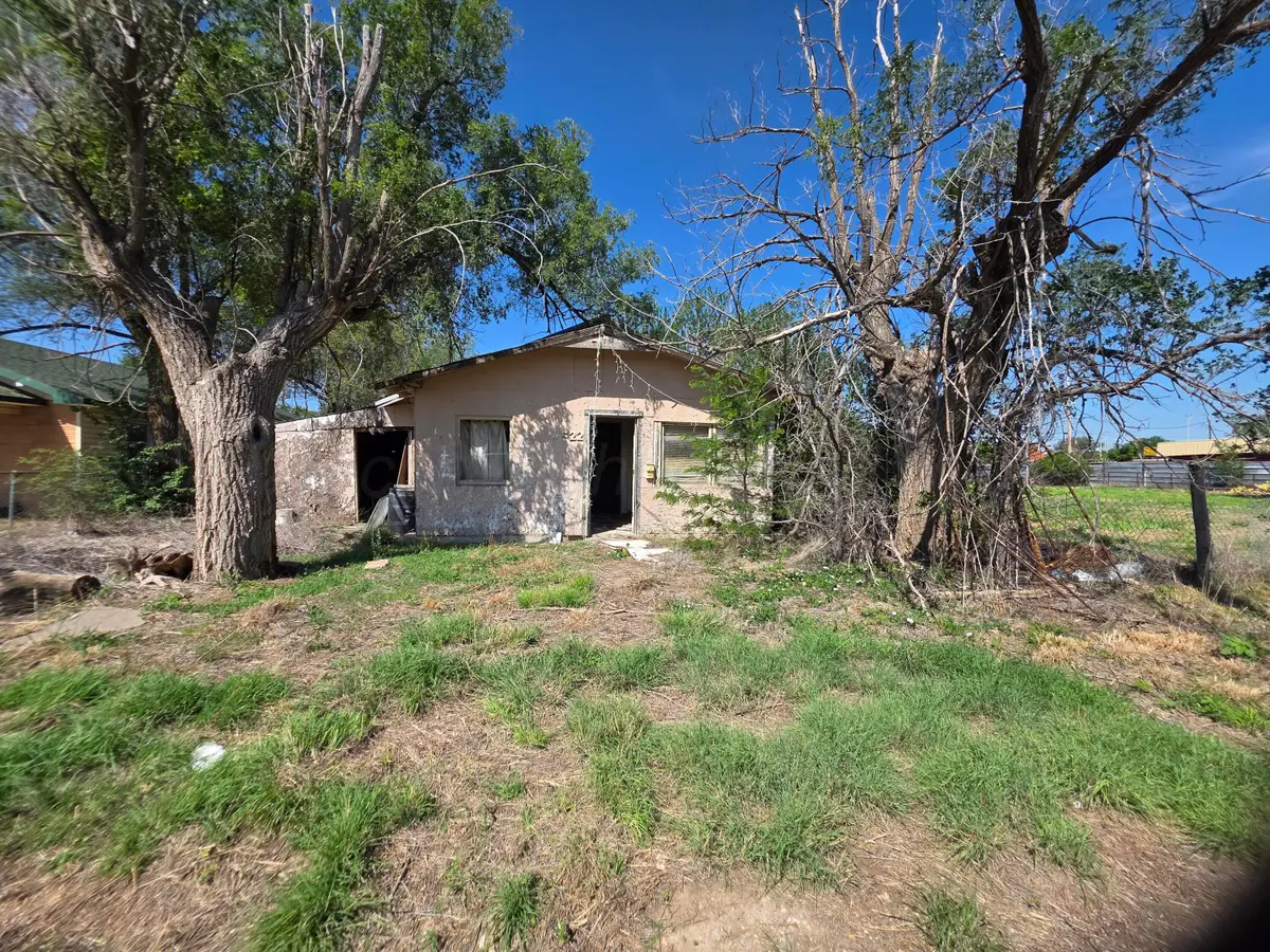 522 S Ballard Street, Pampa, TX 79065-7406 - #1