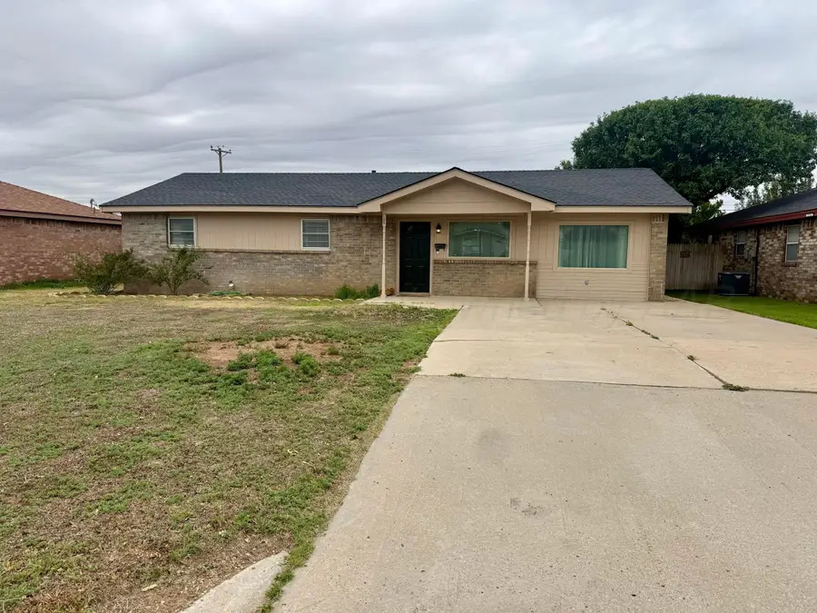 111 N Klein Avenue, Dumas, TX 79029-2409 - #2