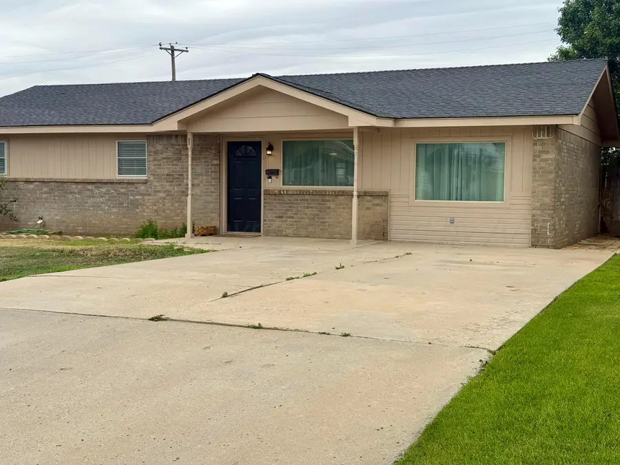 111 N Klein Avenue, Dumas, TX 79029-2409 - #3