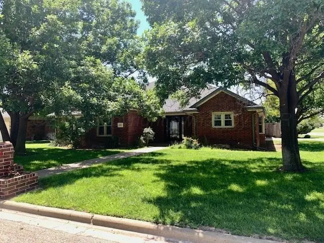 1602 Texas Street, Perryton, TX 79070 - #2