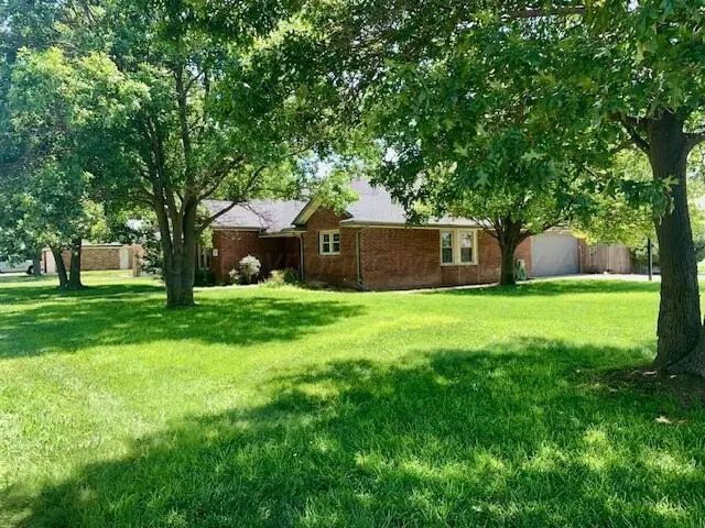 1602 Texas Street, Perryton, TX 79070 - #3
