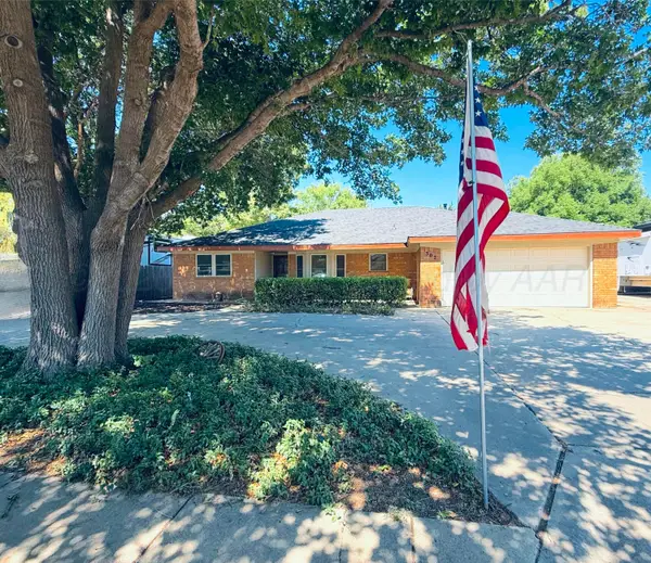 507 Robin Road, Dumas, TX 79029-3134