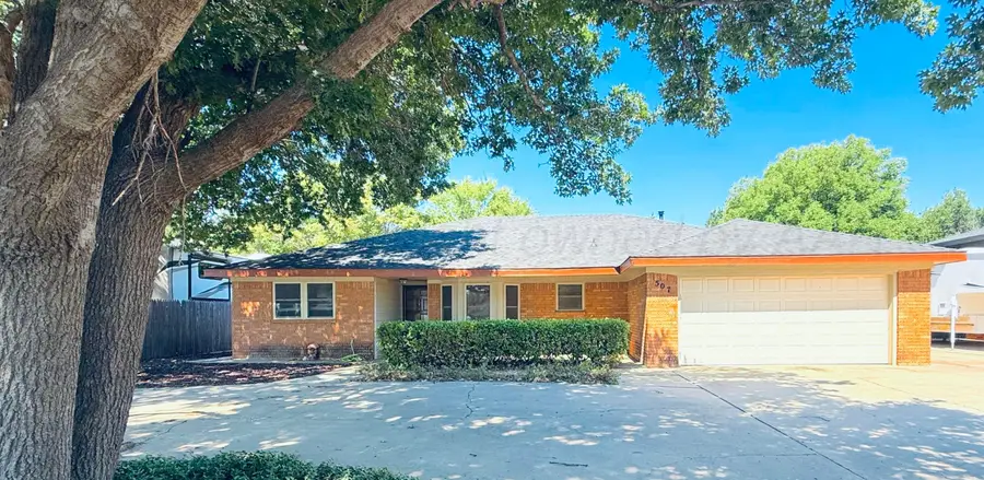 507 Robin Road, Dumas, TX 79029-3134 - #2