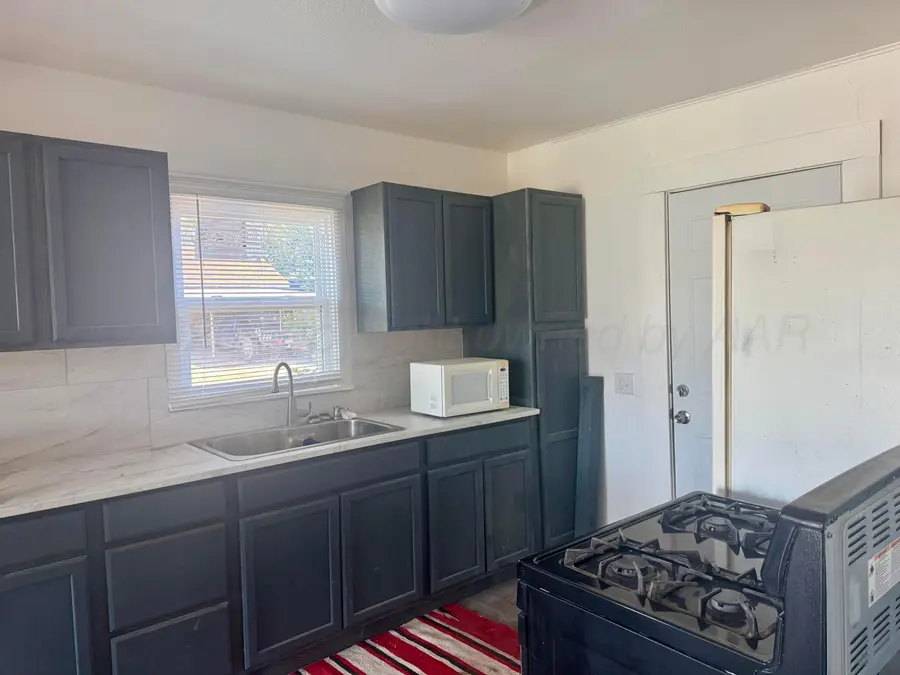 400 S Madden Street, Shamrock, TX 79079 - #2