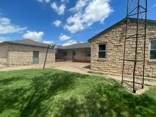 521 W Broadway Avenue, Tulia, TX 79088 - #3